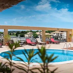 Grand Hotel