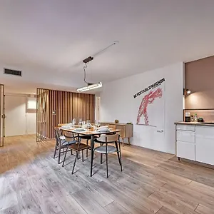 Aux Marches Du Palais - Ac Clim - Spacieux - Terrasse - Wifi Apartment