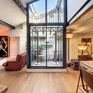  Apartment Pygmalion